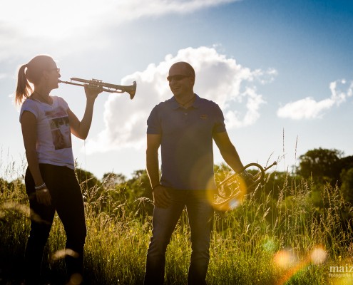 Geschwistershooting mit Trompete