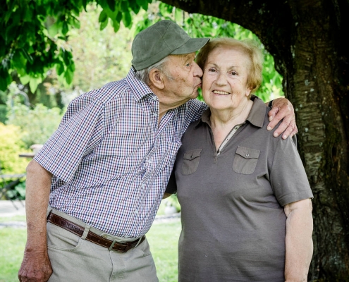 Fotogutschein, Familienshooting, Schraudenbach, Familienbilder, Familienfotoshooting, Gutschein zum Geburtstag, 4 Generationen, Daggi Binder, Fotografin, maizucker