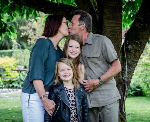 Fotogutschein, Familienshooting, Schraudenbach, Familienbilder, Familienfotoshooting, Gutschein zum Geburtstag, 4 Generationen, Daggi Binder, Fotografin, maizucker