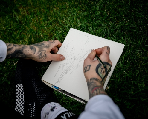 Social Media Fotos, Artist, Kuenstler, Theemotionartist, München, Portraits, Studio, Alexander Höller, Englischer Garten, Künstlerportraits