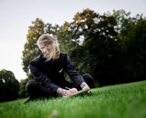Social Media Fotos, Artist, Kuenstler, Theemotionartist, München, Portraits, Studio, Alexander Höller, Englischer Garten, Künstlerportraits