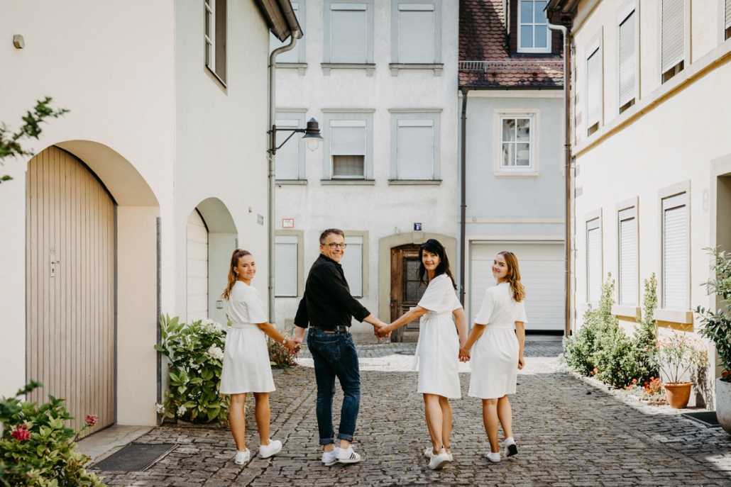 Sommerliches Familienshooting, Familienfotograf, Peoplefotograf, Familienfotografie Schweinfurt, Familien Fotoshooting, Natürliche Fotos, maizucker